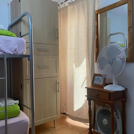 The House Tenerife Compartidas 게스트하우스 아데제